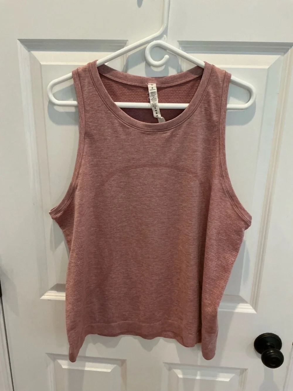 Lululemon Swiftly Relaxed Fit Tank Top in Cherry Tint sz 12